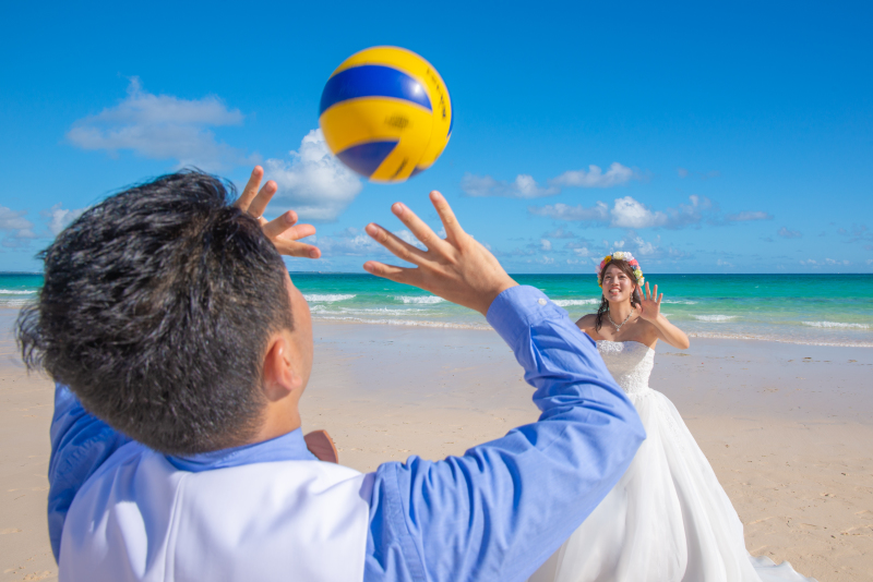 ビーチでバレー★