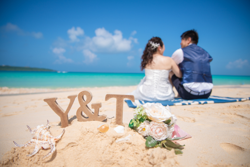 イニシャルと後ろ姿♡