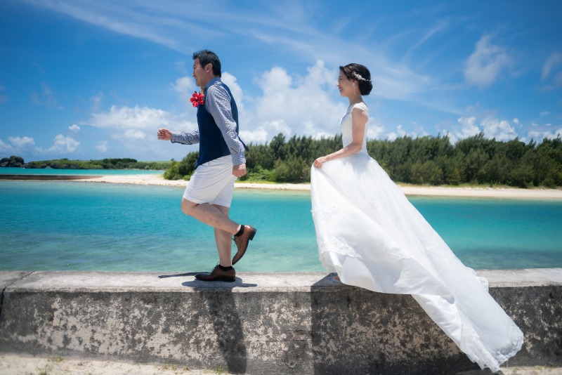 何層にも広がる海と青い空