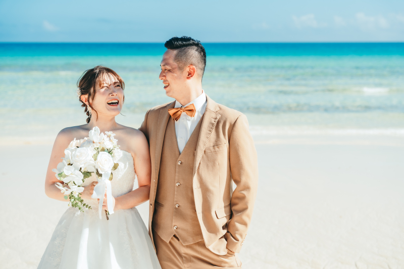 気持ちの良い青空と海 白い砂浜が迎えてくれた