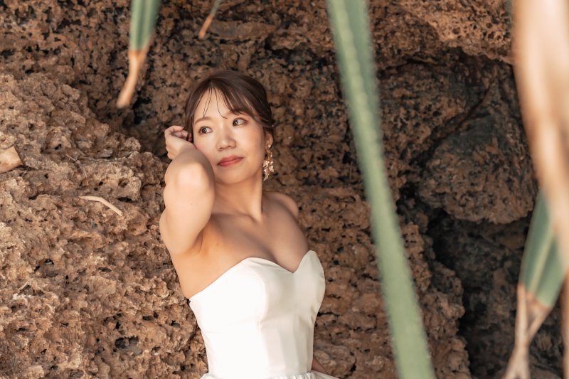 ご新婦様の何気ない ふとした仕草が美しいショット