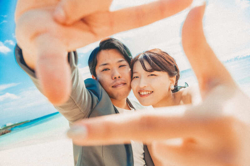 おふたりの手で作られたフォトフレーム