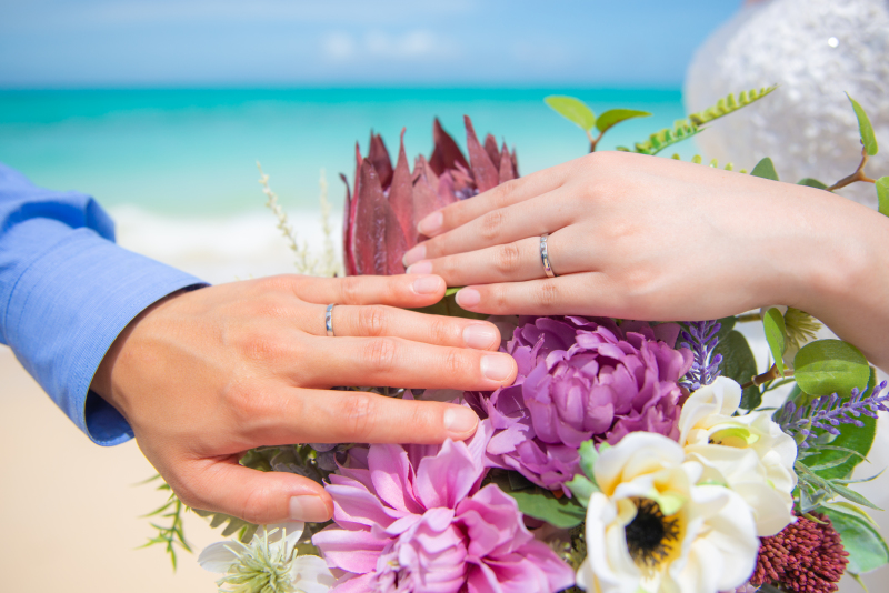 想いの詰まった指輪を素敵なブーケと共に♪