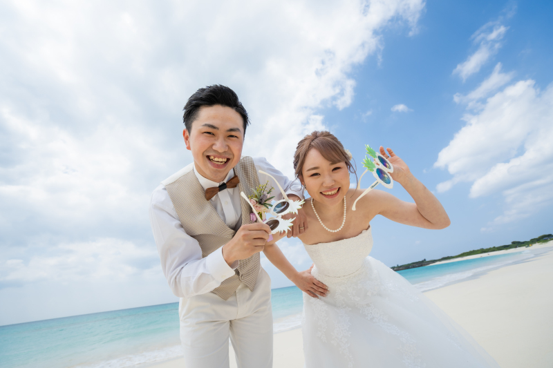 チャペルとビーチをふたりの世界に