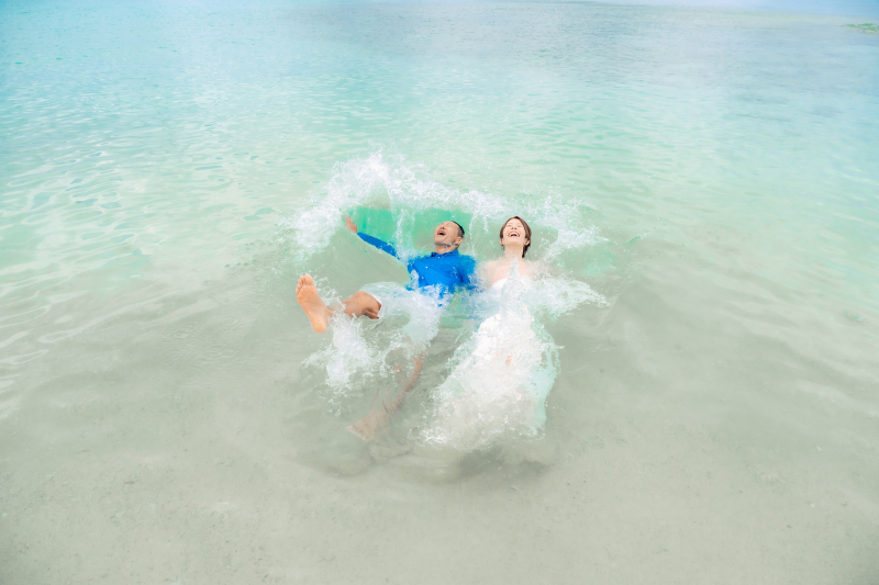 ラストは海の中へ頭のてっぺんから足の先までダイブ