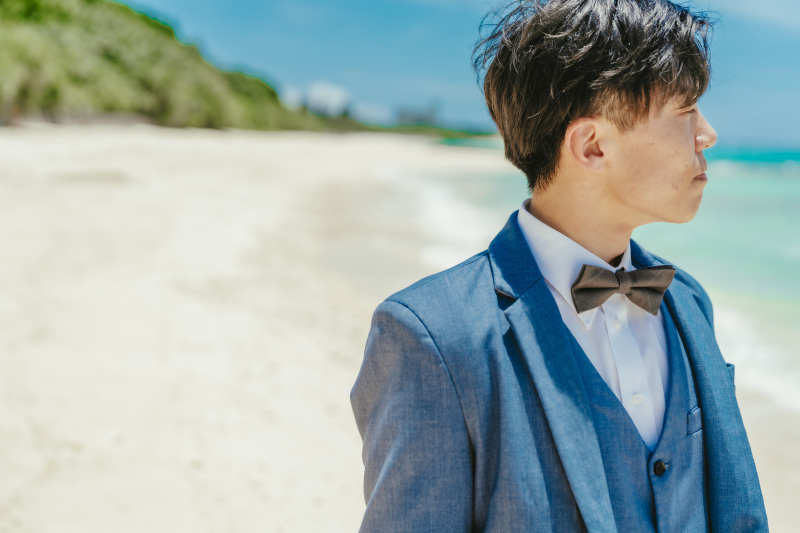 ご新郎様はブルーのタキシードがとてもカッコいい