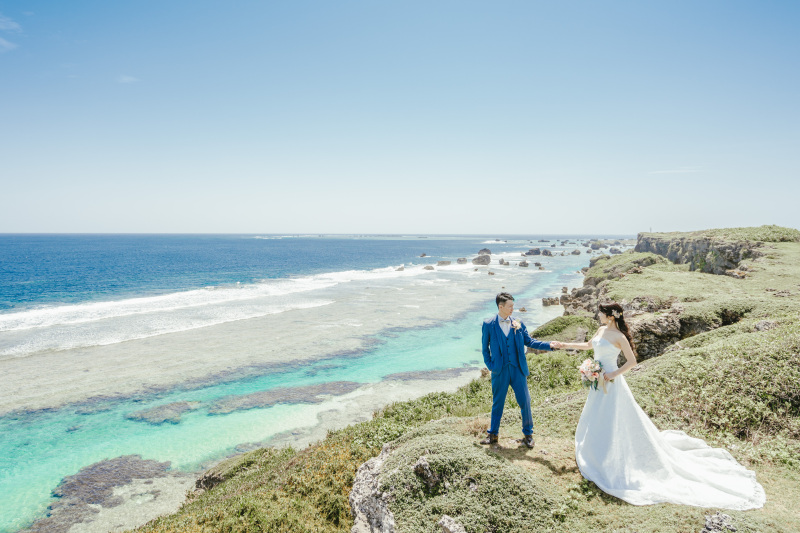 爽快感たっぷりの青空の下で 始まるおふたりの1日