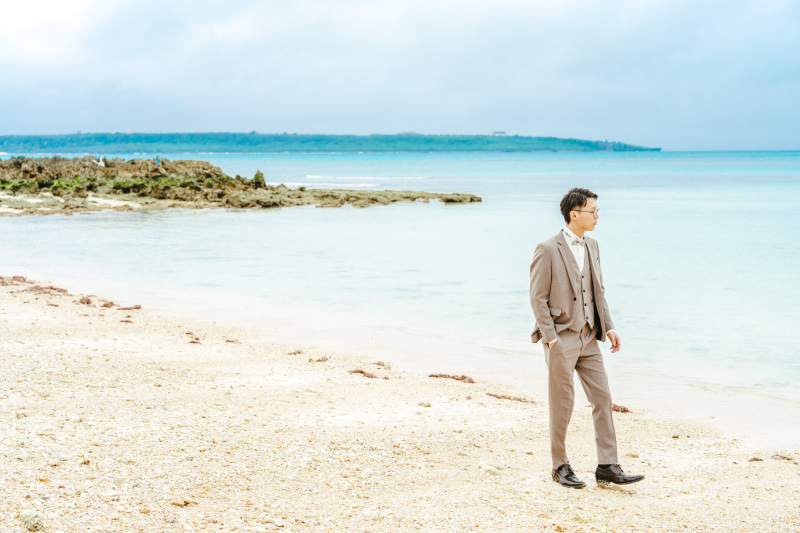 ご新郎様のタキシード姿がクールでかっこいい