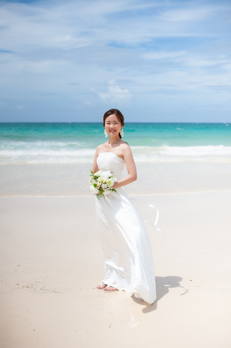 真っ白なドレスに合わせて