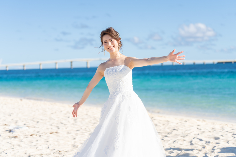 宮古島らしい橋と共に