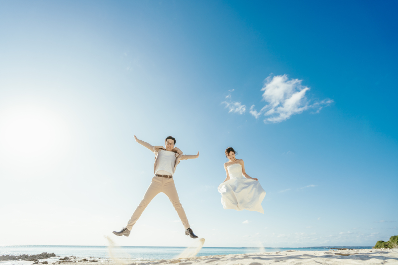 ラストは青空へ向かって息の合った大ジャンプ