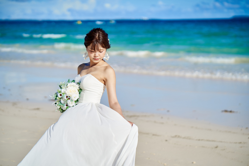 ドレスはあえて