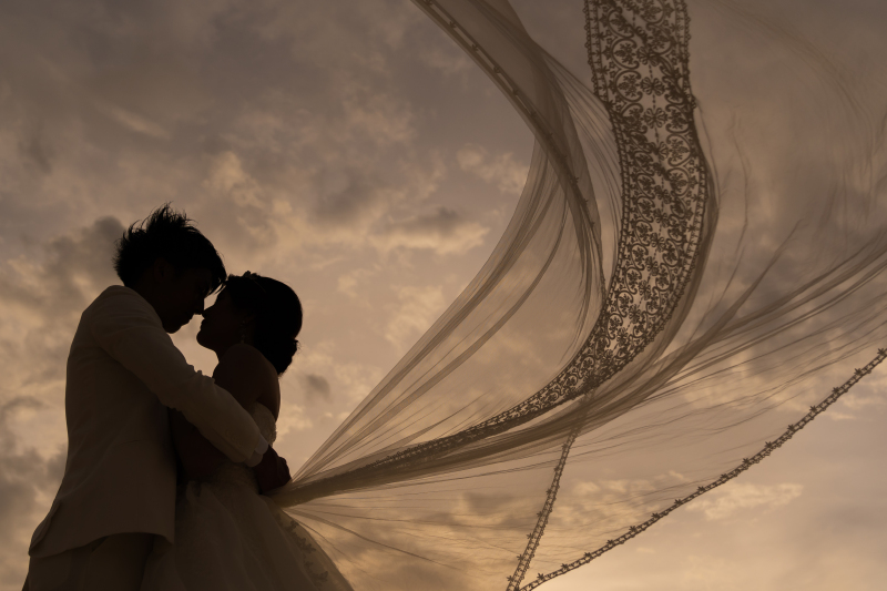 サンセットに広がるおふたりの世界