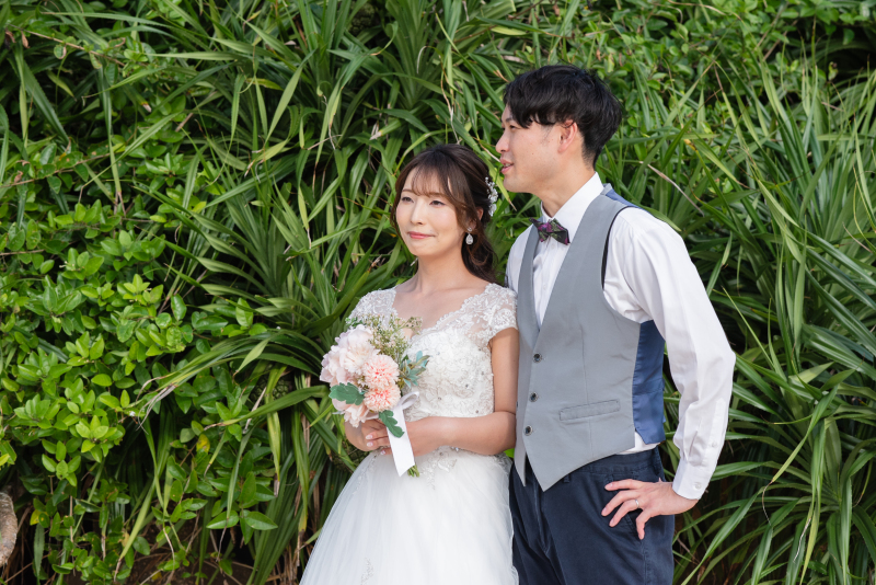 ビーチ沿いで海を眺めて