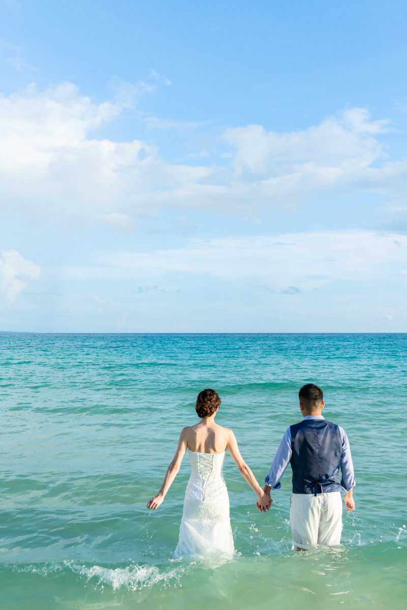 海にザブンと。