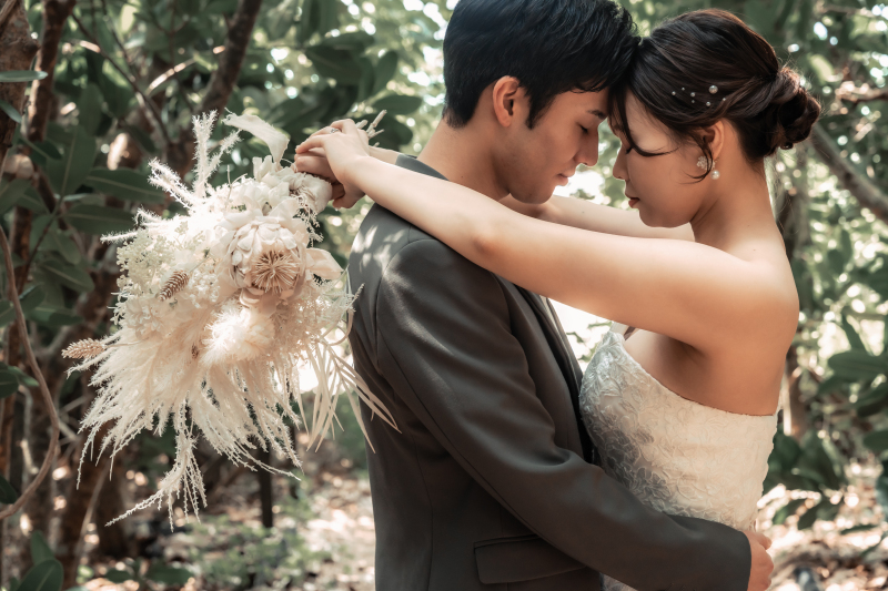 優しくおでこをコツンと重ね合いながら・・・