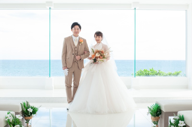 海が一望できるチャペルにて