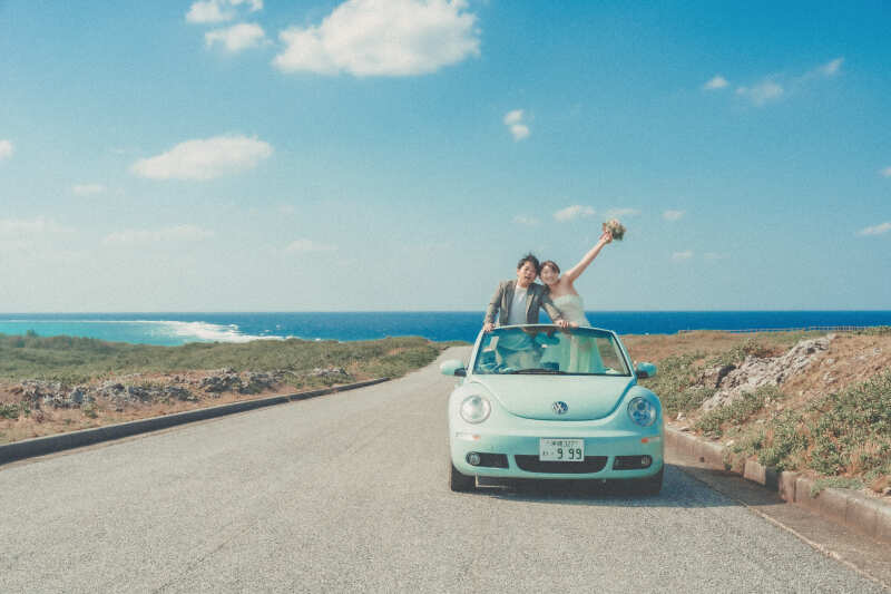 開放感たっぷりの空間にピッタリな車との1枚