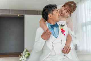 海の見えるチャペルと、美しい海と