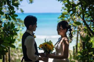 晴れ渡る空と共に