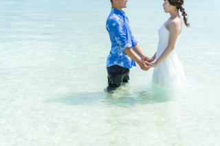 青空の下、ふたりで海の中へ