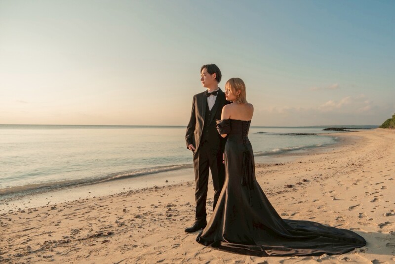 目線の先の太陽に