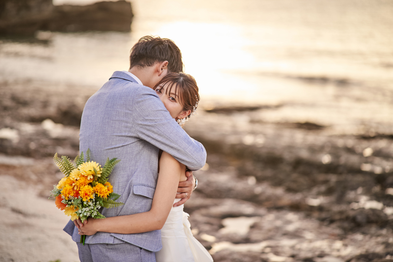 ぎゅっと抱きしめ合い