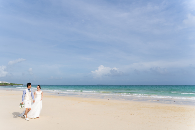 景色がおふたりの衣装カラーとリンク