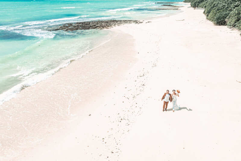 宮古島の海にぴったりのドローンショット！