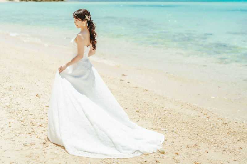 ご新婦様の美しいウェディングドレス姿