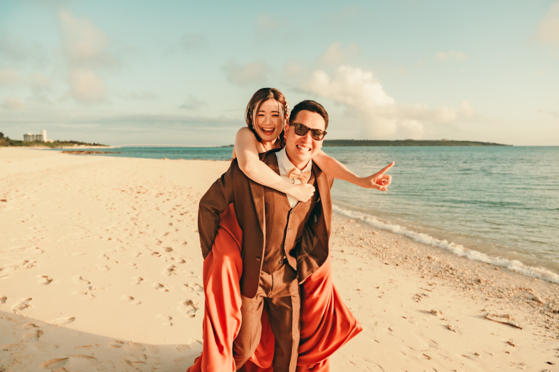 ラストは仲良くおんぶショットで結びを迎える