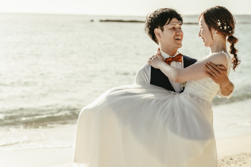 夕暮れの光に見守られ