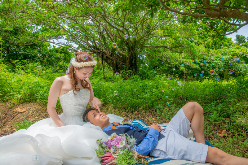 深い森の中で二人きりのピクニック♪