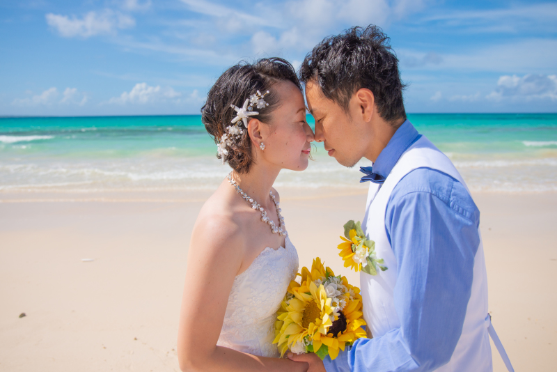 横顔とヒトデの髪飾り‎