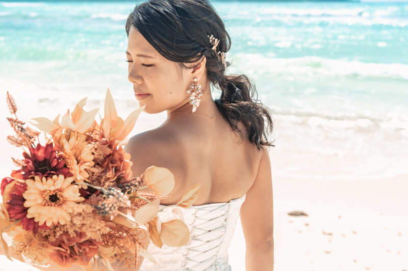 ご新婦様のコーディネートがとっても素敵なお姿です