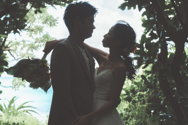 空も海も緑も　ふたりだけのものへ