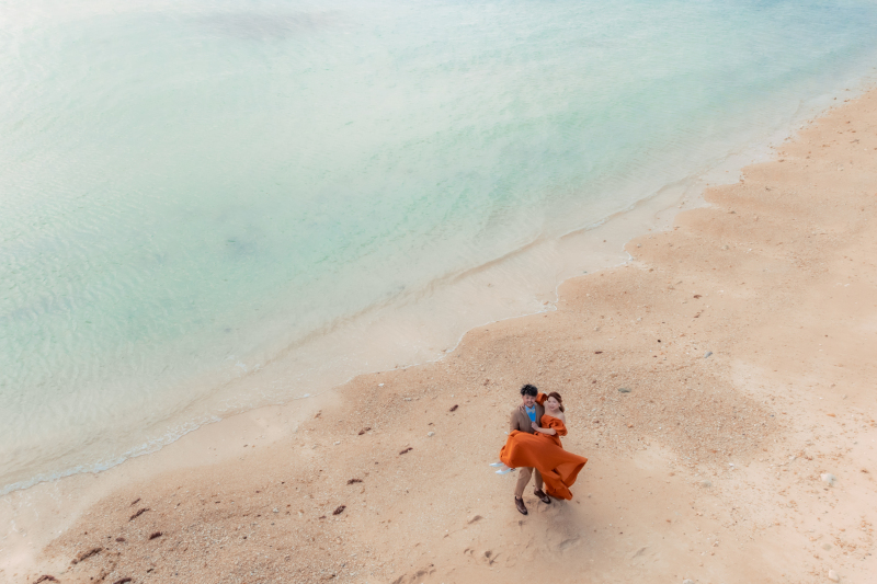 いよいよ始まるウェディングフォト 空高い場所から