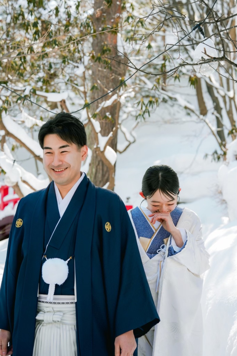真っ白な日本庭園で