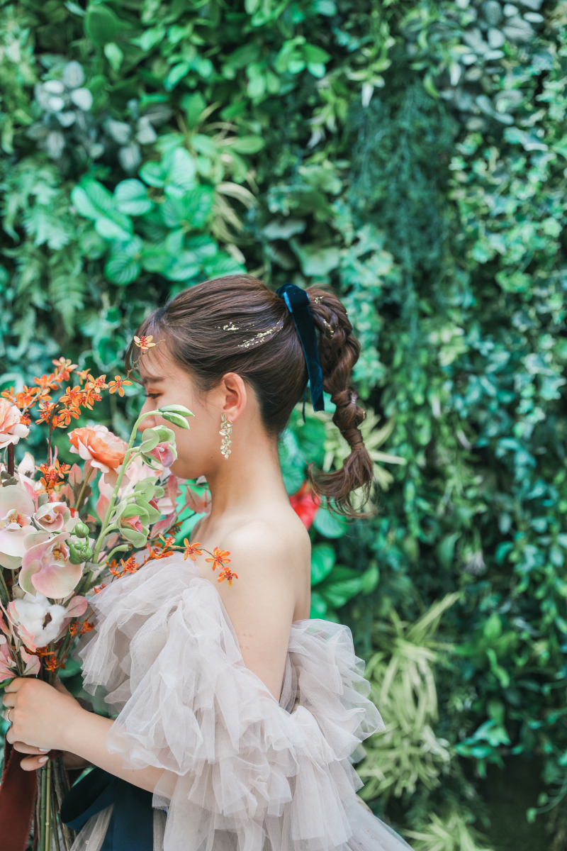 ヘアスタイルも