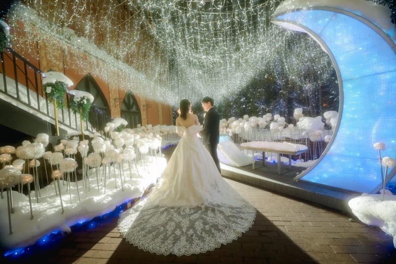 雪が積もるイルミネーション