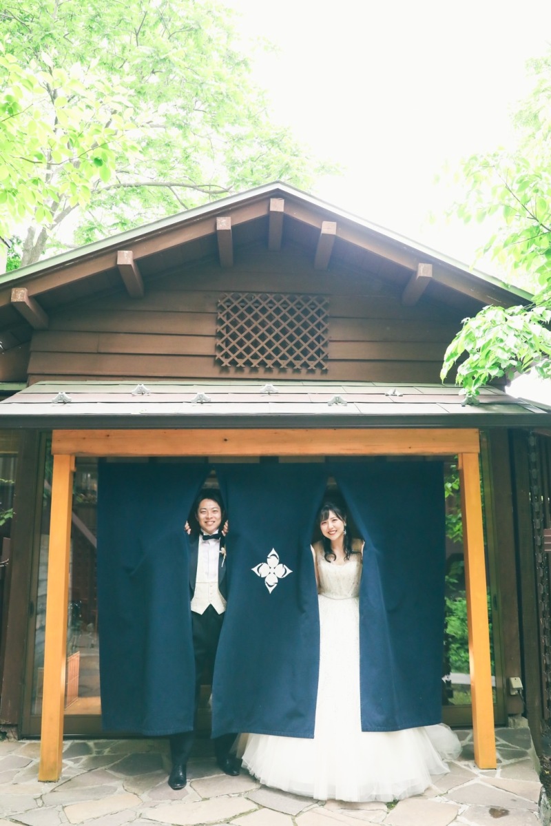 お二人とたくさん会話しながら素敵な笑顔を引き出してまいります。