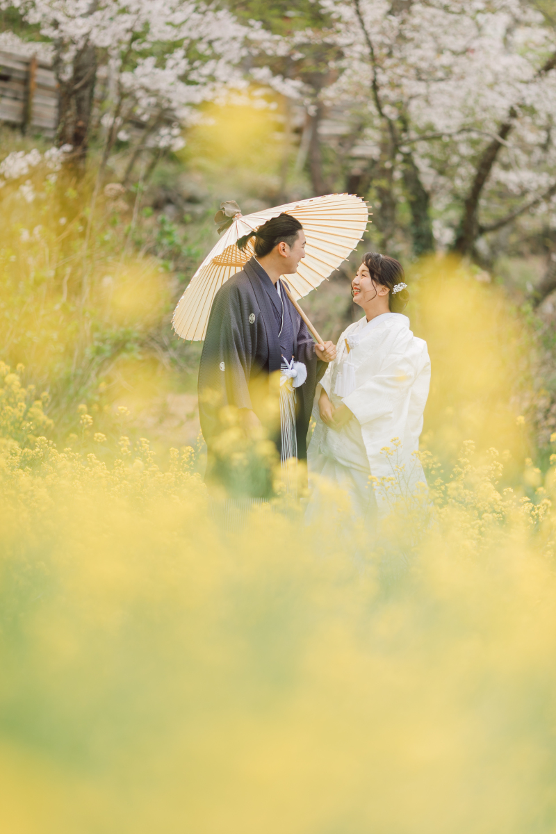 季節の花々に囲まれて