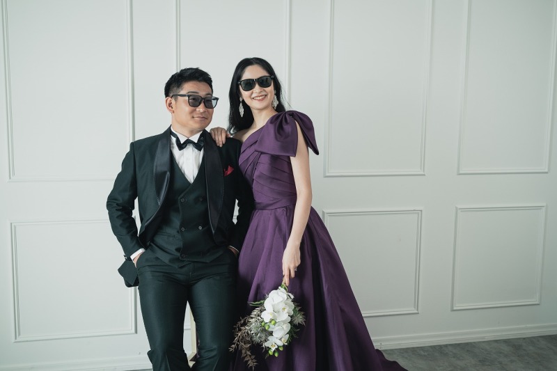 洋装×サングラス