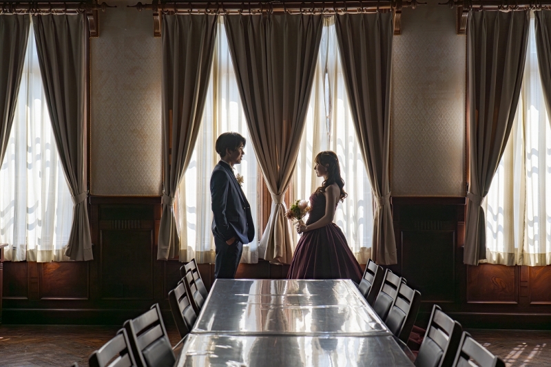 向かい合わせで