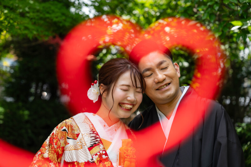 飾りすぎない、自然なお二人の笑顔もおさめます！
