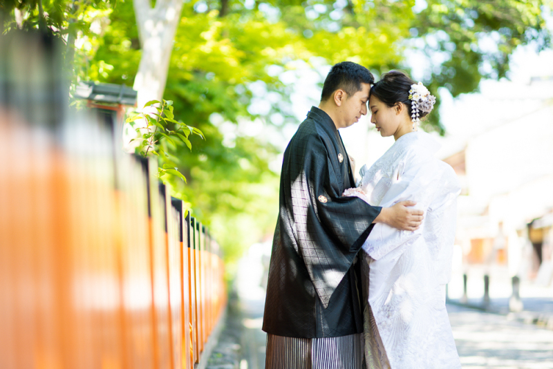 おでこを寄せて