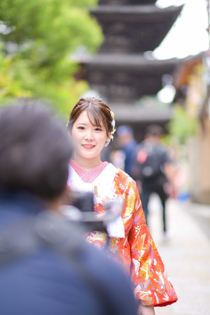 八坂の塔の前でのソロシーン