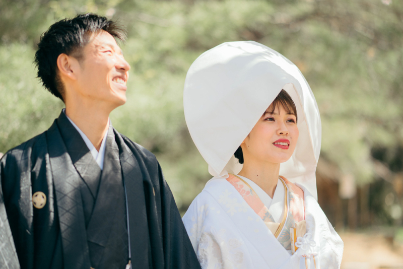 遠くを見つめて