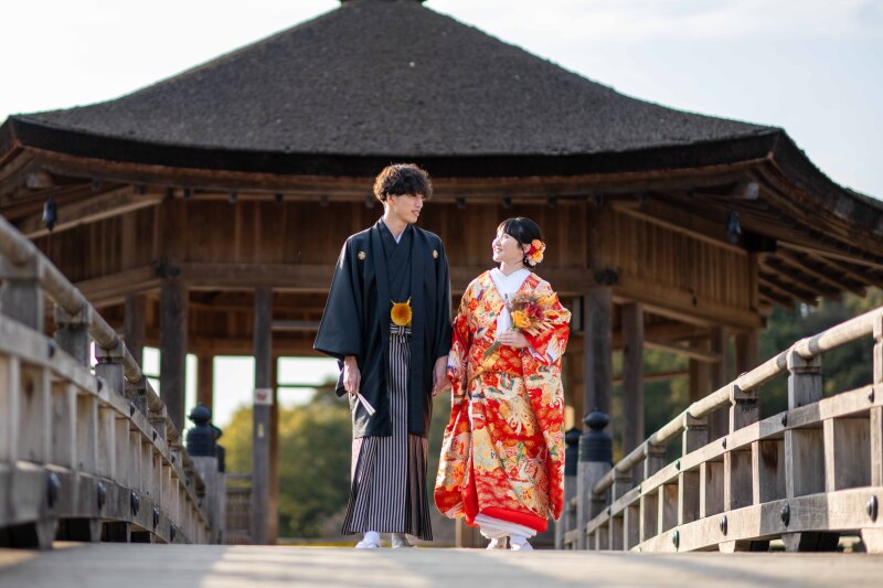 亭子の前