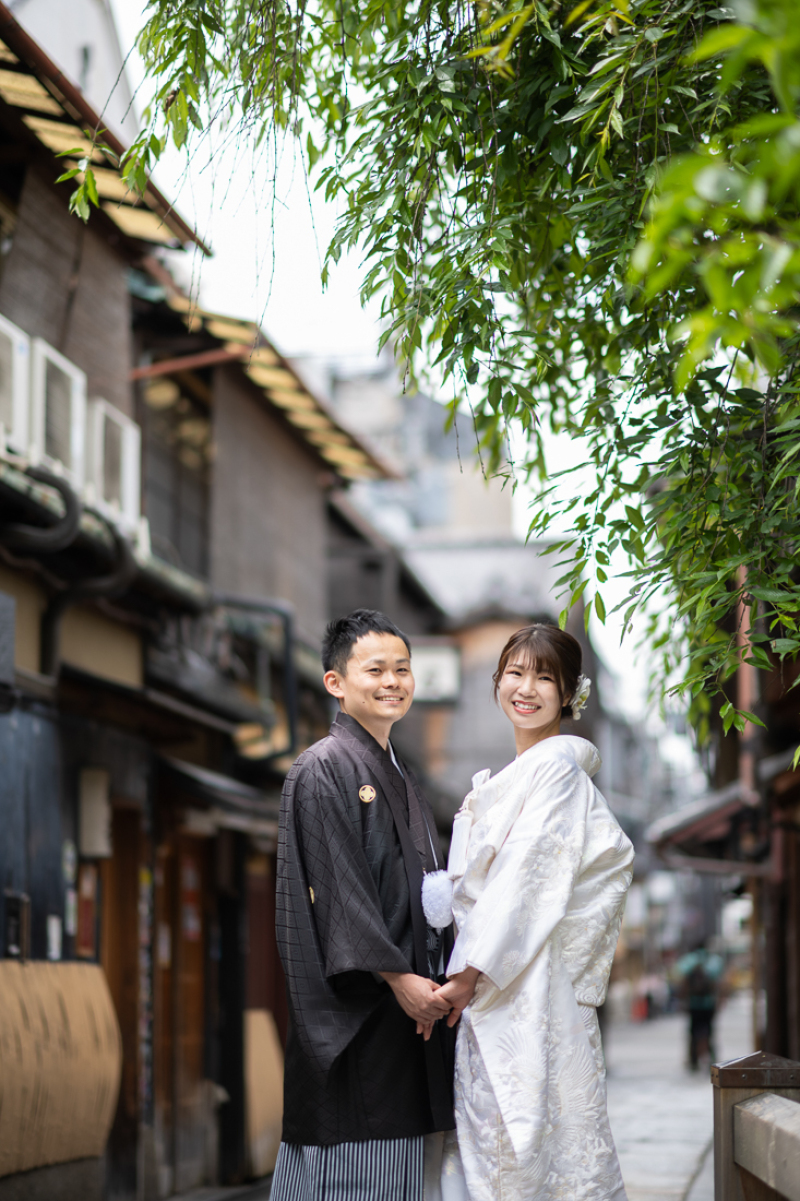 手をつなぐシーン